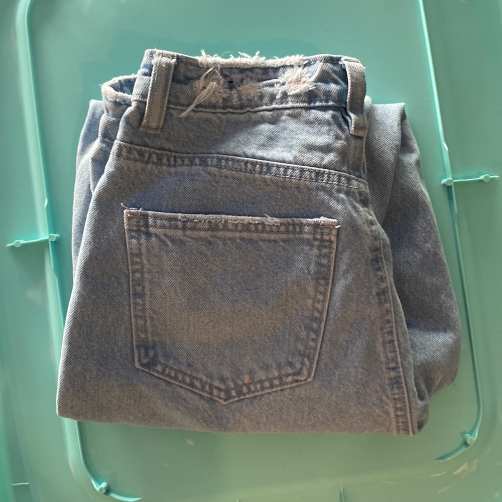 distressed light wash jeans missguided
